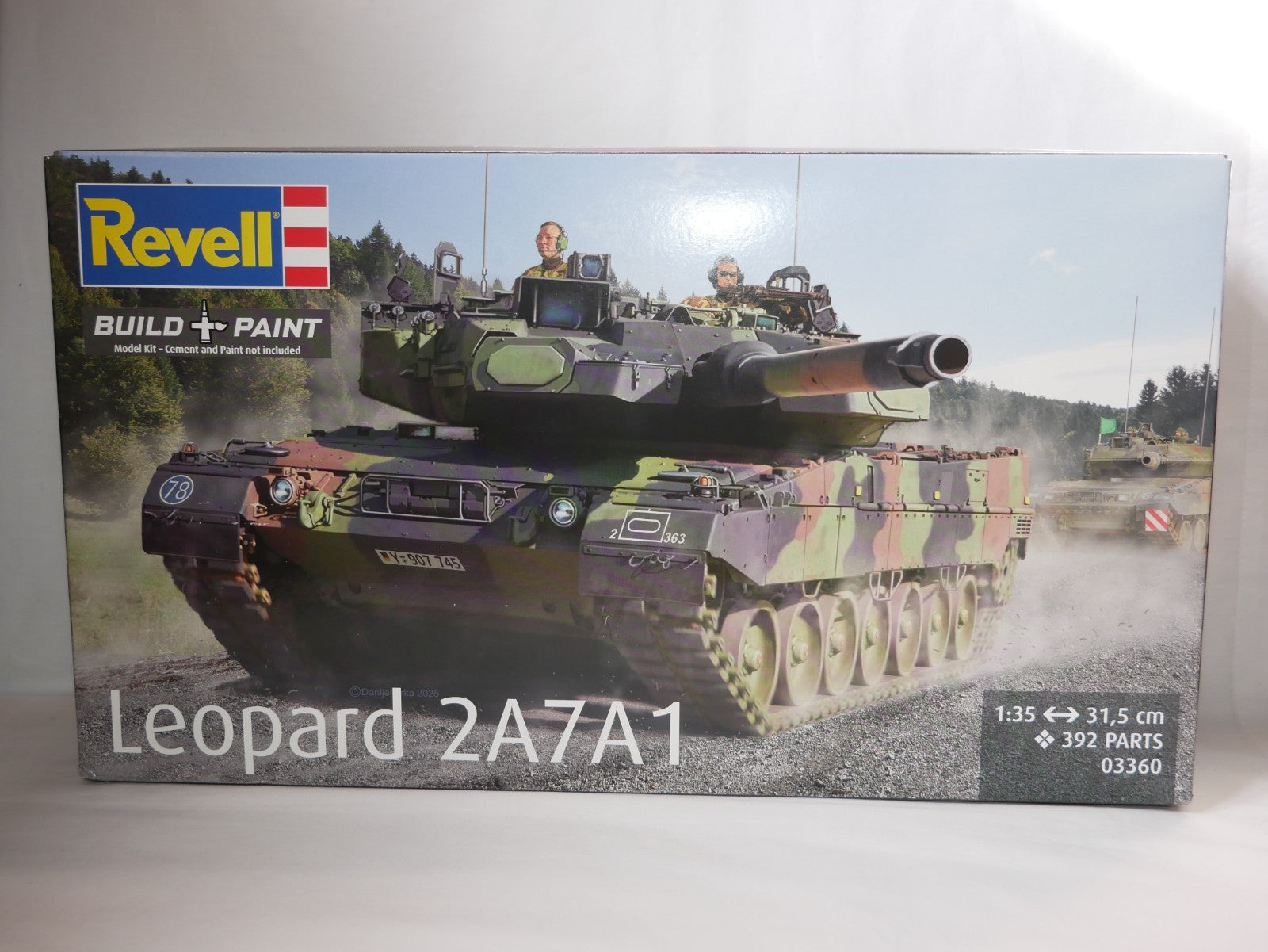 Revell 1:35 Scale Leopard 2A7A1 Main Battle Tank Model kit Skill Level 4 - 03360