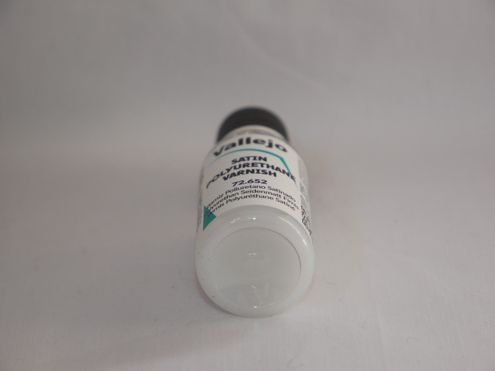 Vallejo Auxiliary Products Satin Polyurethane Varnish 18ml Dropper Bottle 72.652