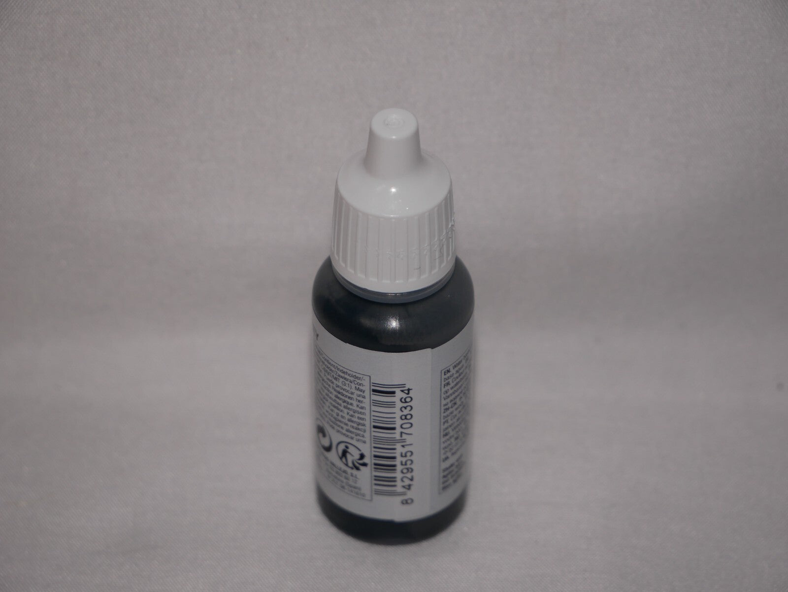 Vallejo Model Color London Grey Acrylic 17ml/0.57 fl oz Dropper Bottle - 70.836
