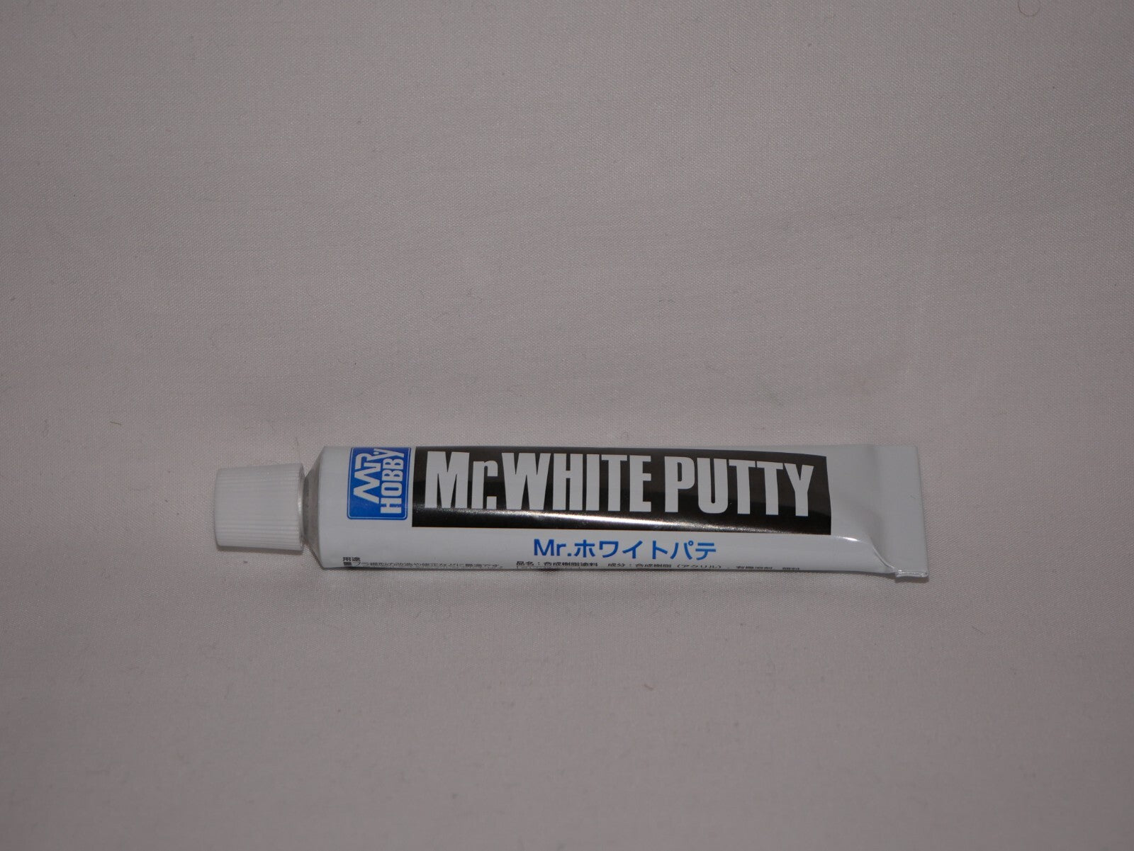 Mr Hobby Mr White Lacquer Based Putty 25g Tube For Scale Model Building - (P-118)