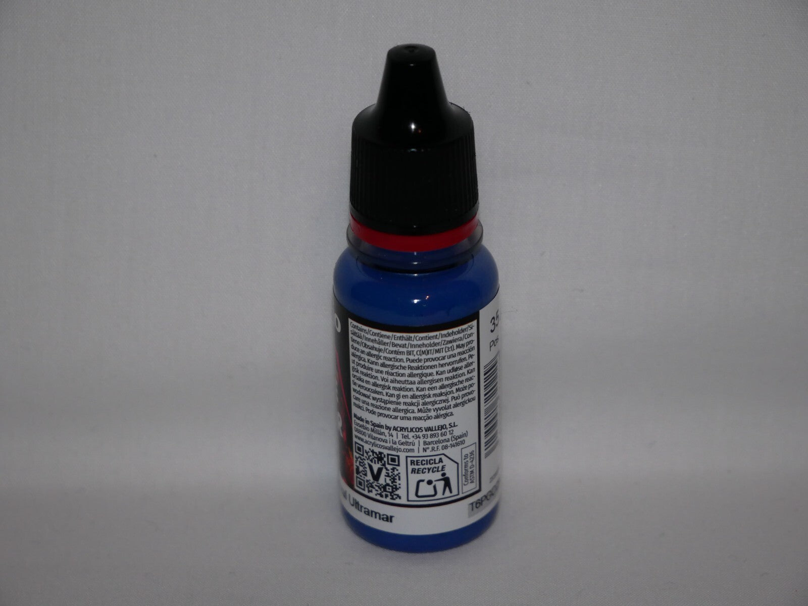 Vallejo Game Color Acrylic Ultramarine Blue 18ml/0.6 fl oz Dropper Bottle 72.022