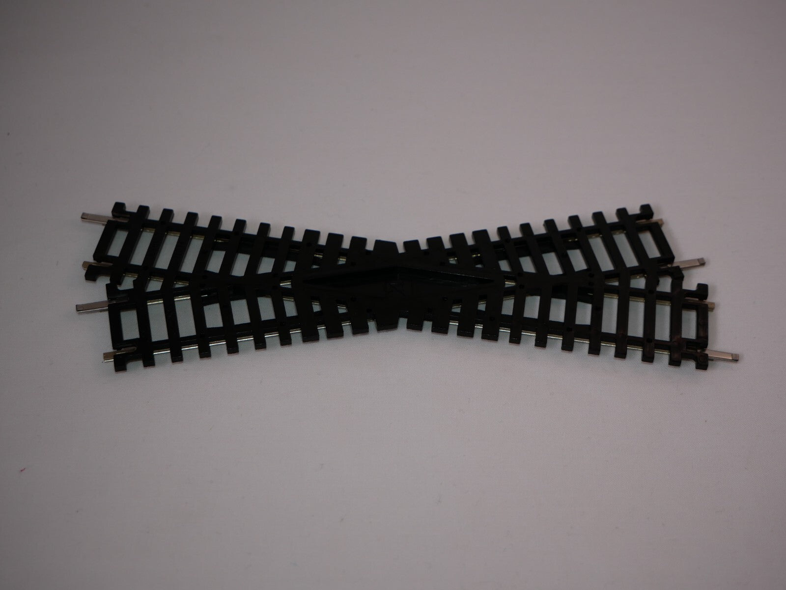 Hornby 1:76 Model Railway Track Single Piece Left Hand Diamond Crossing - R614