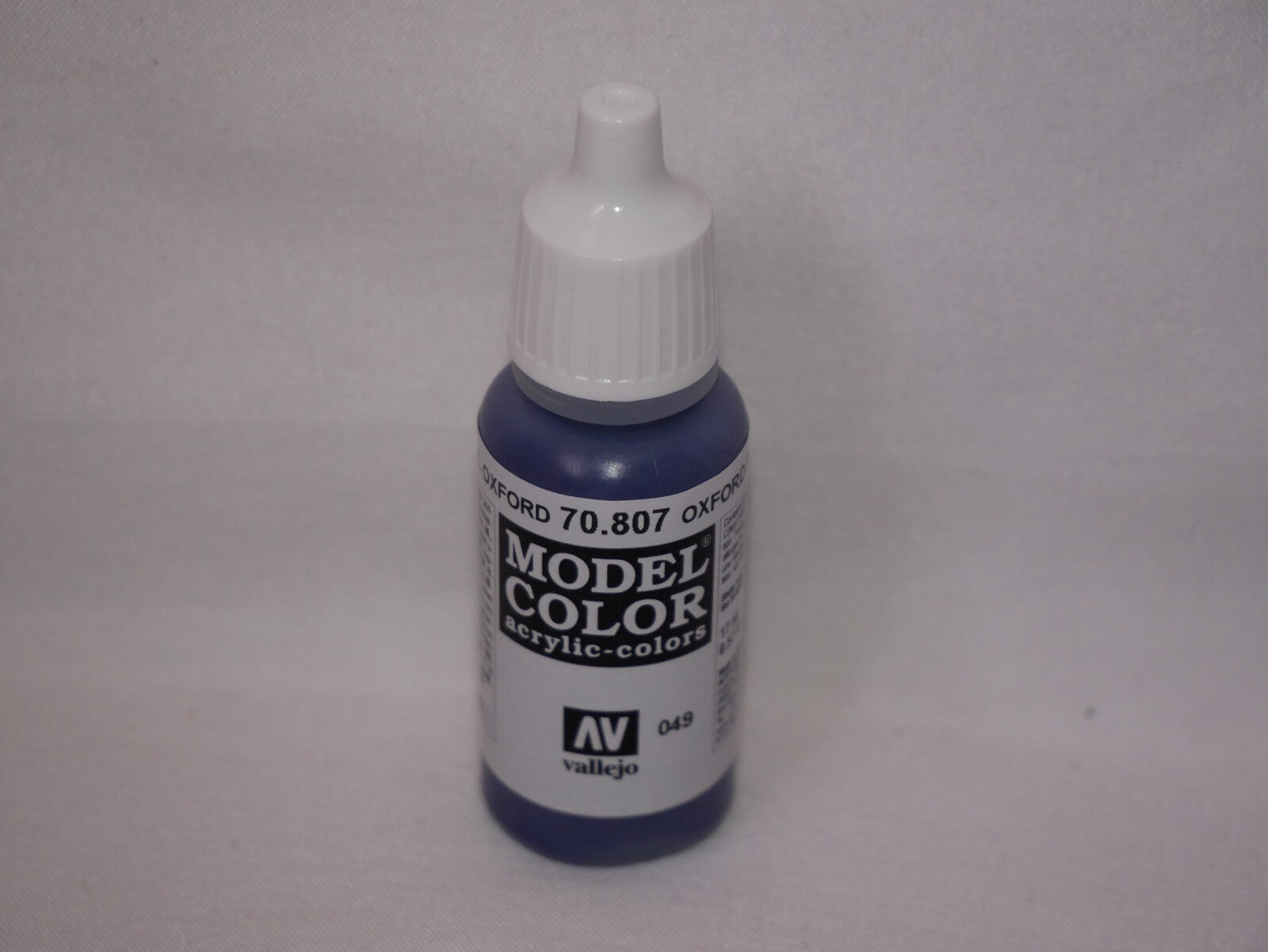 Vallejo Model Color Oxford Blue Acrylic 17ml/0.57 fl oz Dropper Bottle - 70.807