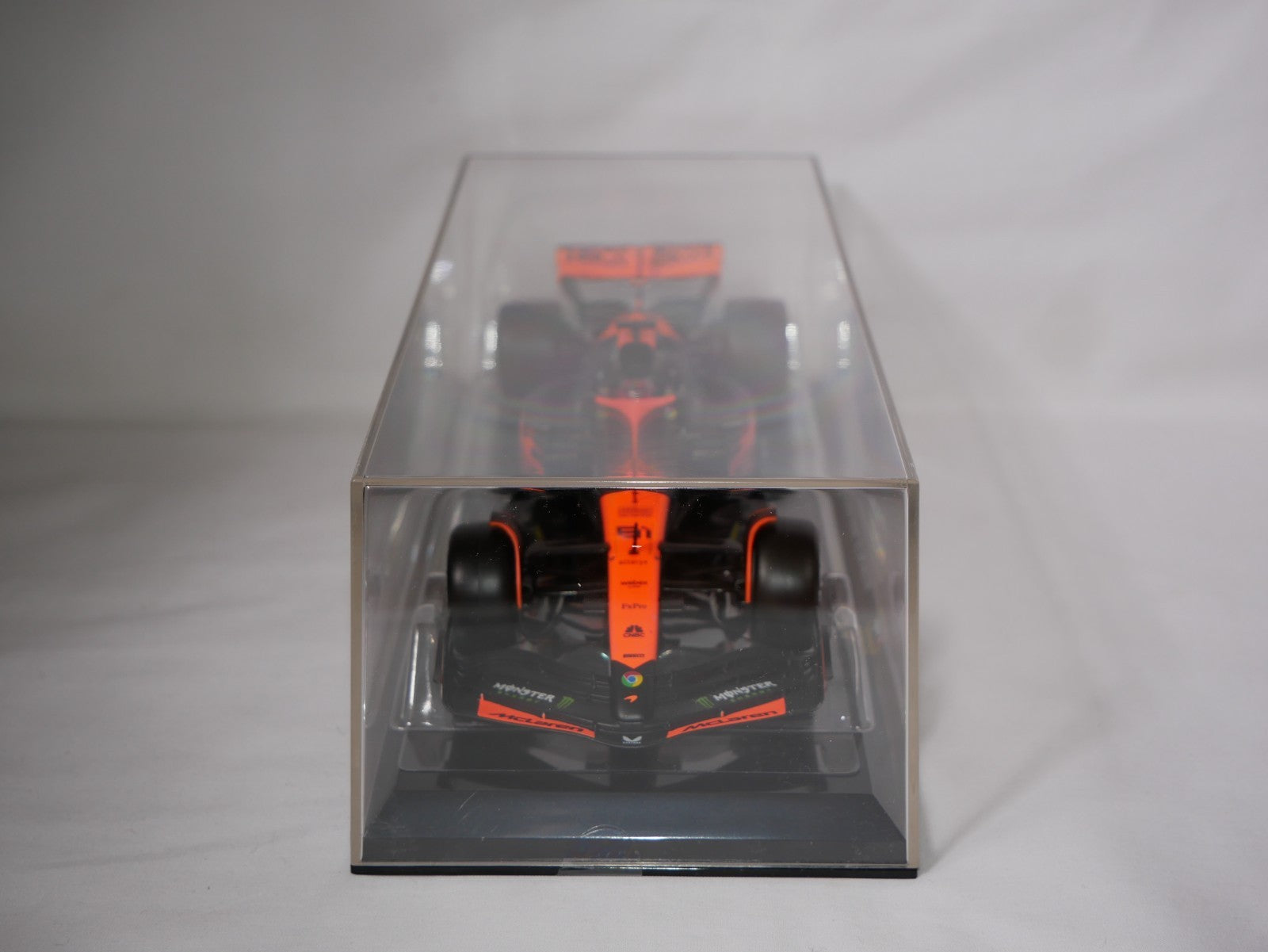 Burago 1:24 McLaren MCL38 Miami Grand Prix 2024 No.81 Oscar Piastri - #18-28033P