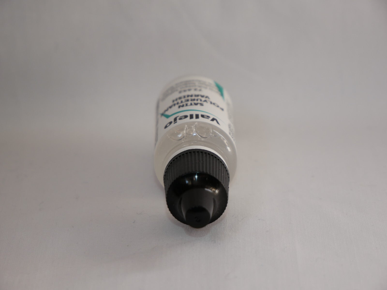 Vallejo Auxiliary Products Satin Polyurethane Varnish 18ml Dropper Bottle 72.652