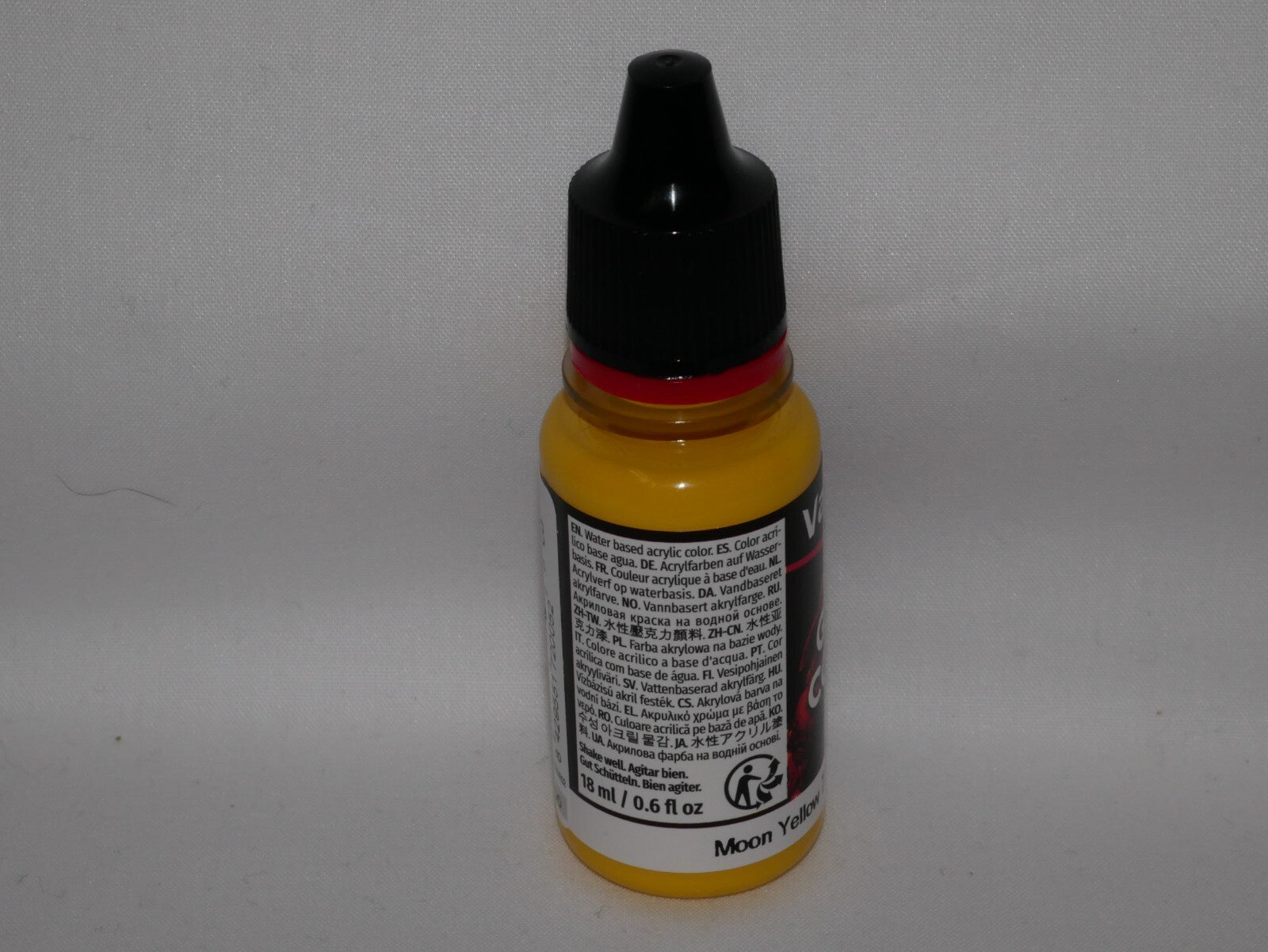 Vallejo Game Color Acrylic Moon Yellow 18ml/0.6 fl oz Dropper Bottle - 72.005