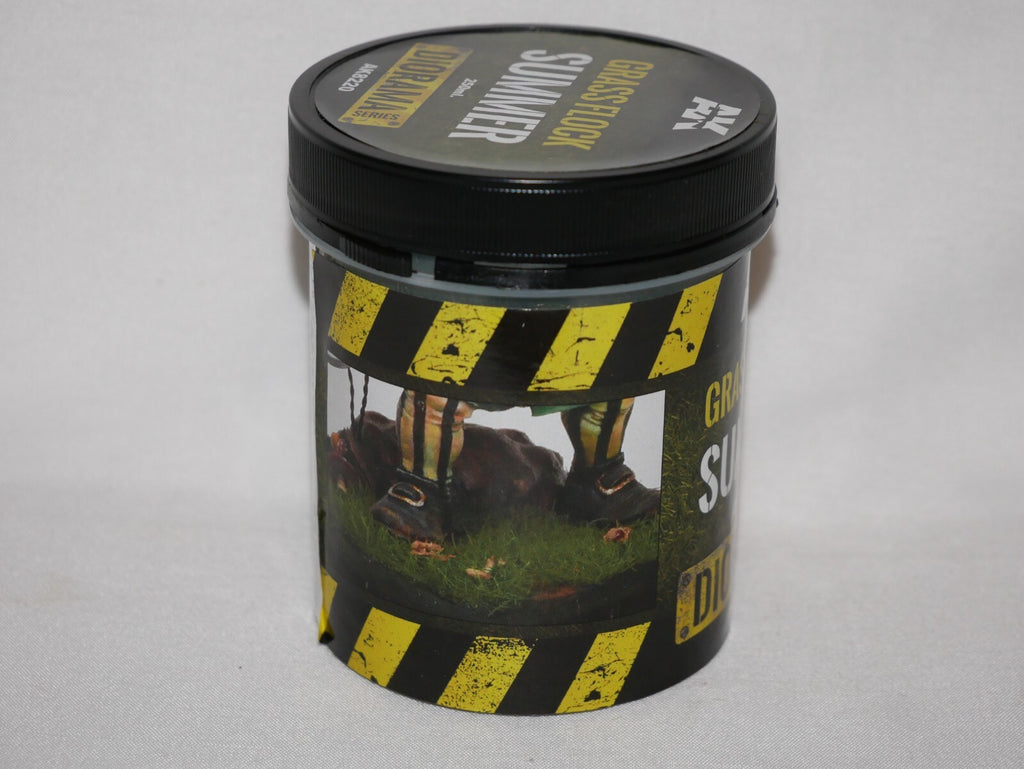 AK Interactive Diorama Series 2mm Summer Grass Flock 250ml Plastic Tub - AK8220