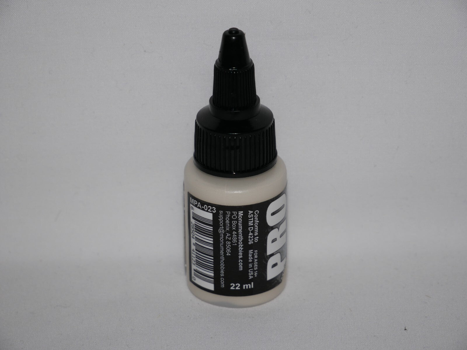 Monument Hobbies Pro Acryl Paint Range Ivory 22ml Twist Top Bottle - (MPA-023)