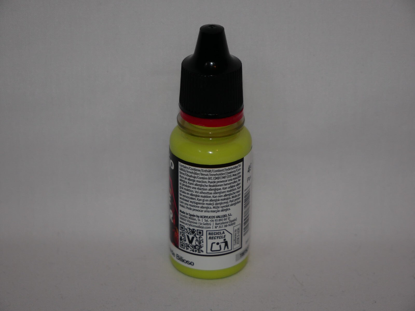 Vallejo Game Color Acrylic Range Bile Green 18ml/0.6 fl oz Dropper Bottle 72.122