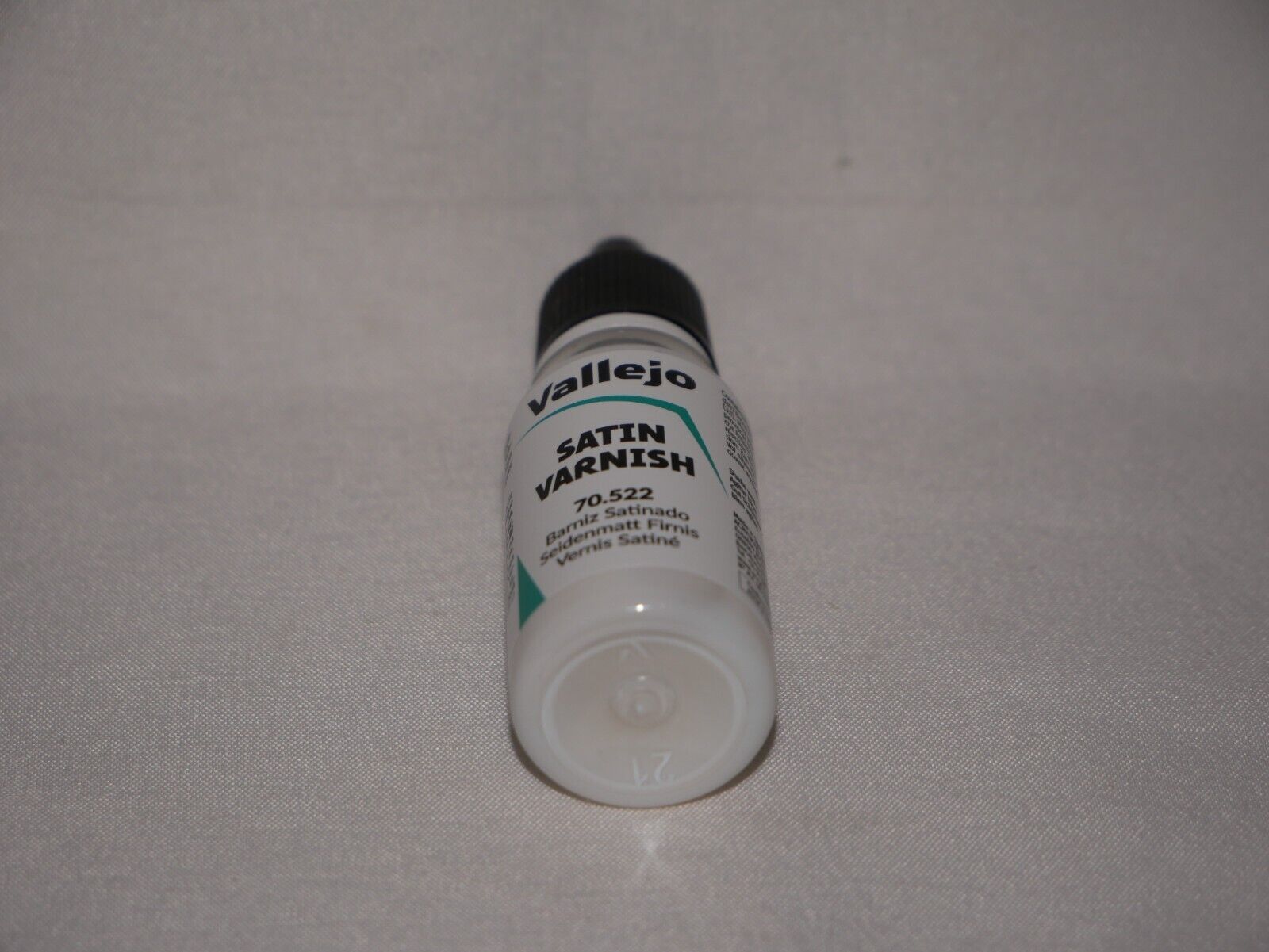 Vallejo Auxiliary Products Satin Varnish 18ml/0.60 fl oz Dropper Bottle - 70.522