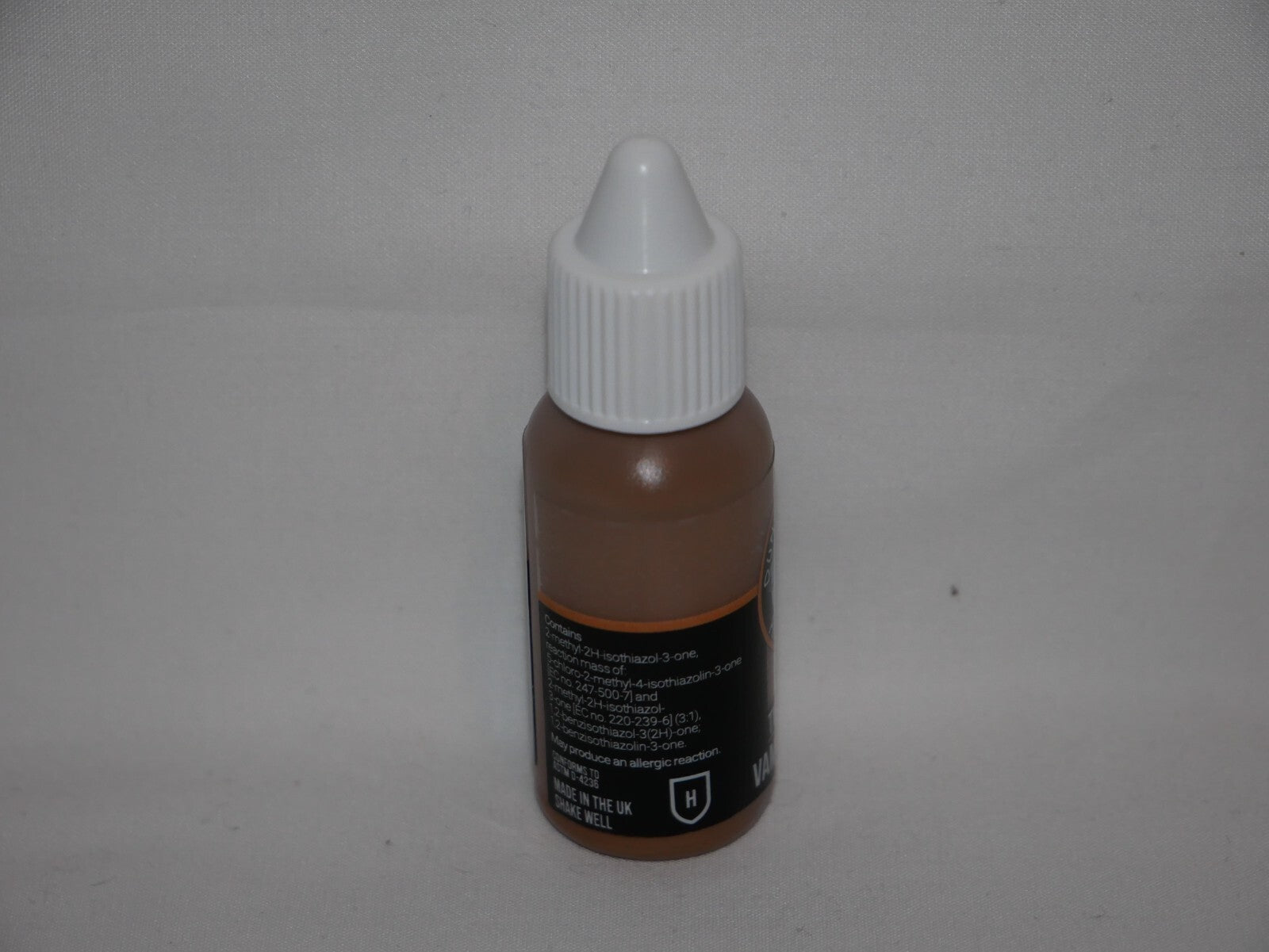 Duncan Rhodes Painting Academy Two Thin Coats Vambrace Brown 15ml Bottle - 10156