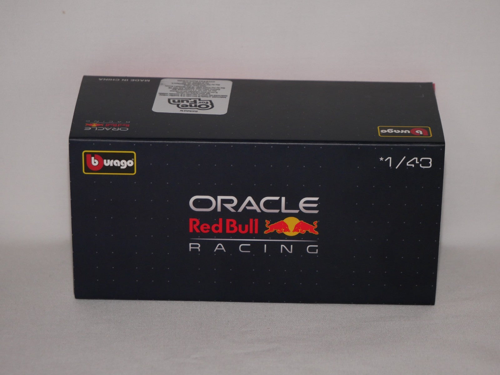 Burago 1:43 Oracle Redbull Racing RB20 Car With Max Verstappen Helmet #18-38098V