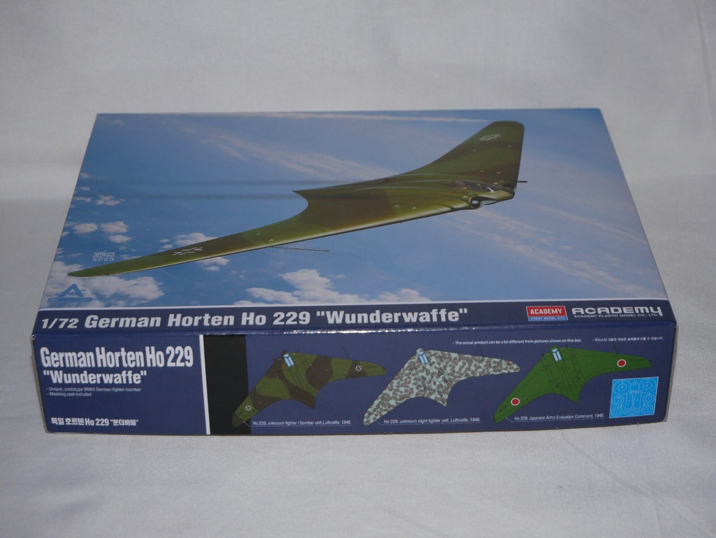Academy 1:72 German Horten Ho 229 Wunderwaffe Flying Wing Skill Level 4 - 12583