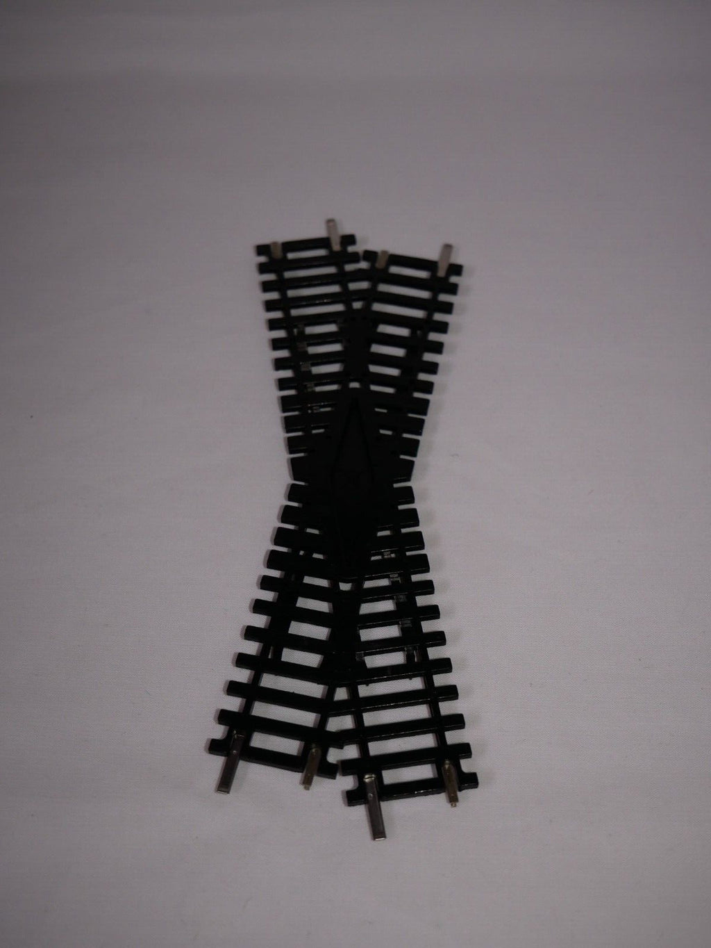 Hornby 1:76 Model Railway Track Single Piece Right Hand Diamond Crossing - R615