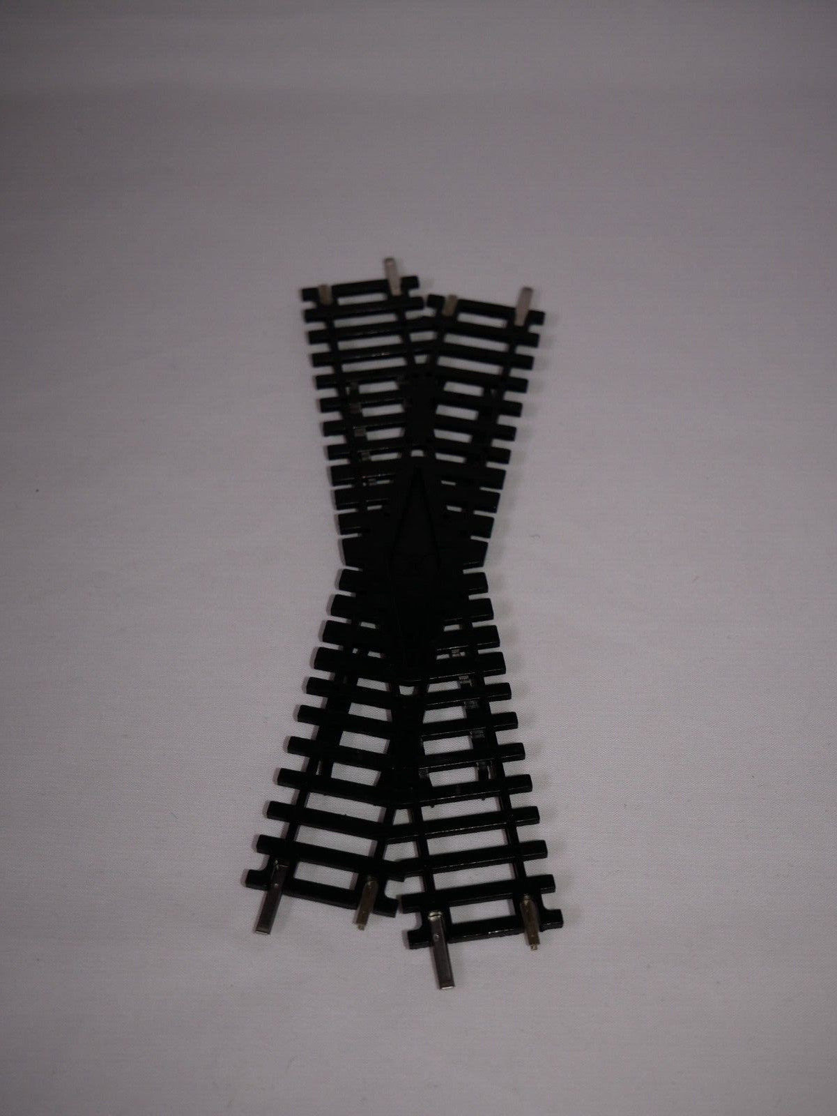 Hornby 1:76 Model Railway Track Single Piece Right Hand Diamond Crossing - R615
