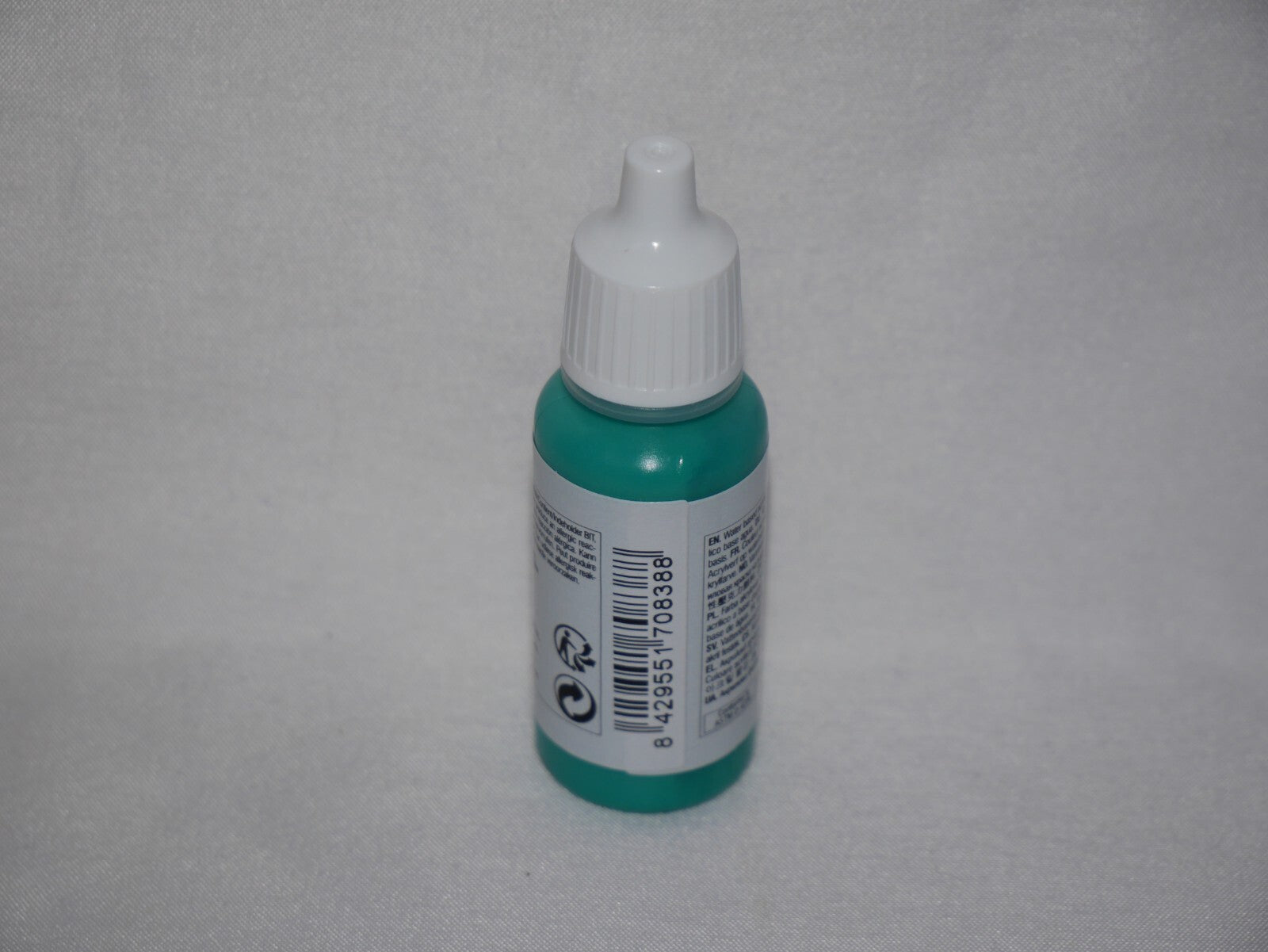 Vallejo Model Color Emerald Acrylic 17ml/0.57 fl oz Dropper Bottle - 70.838