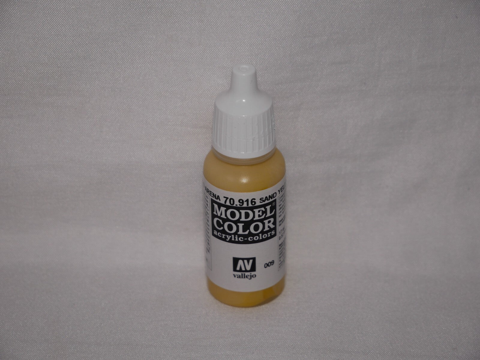 Vallejo Model Color Sand Yellow Acrylic 17ml/0.57 fl oz Dropper Bottle - 70.916