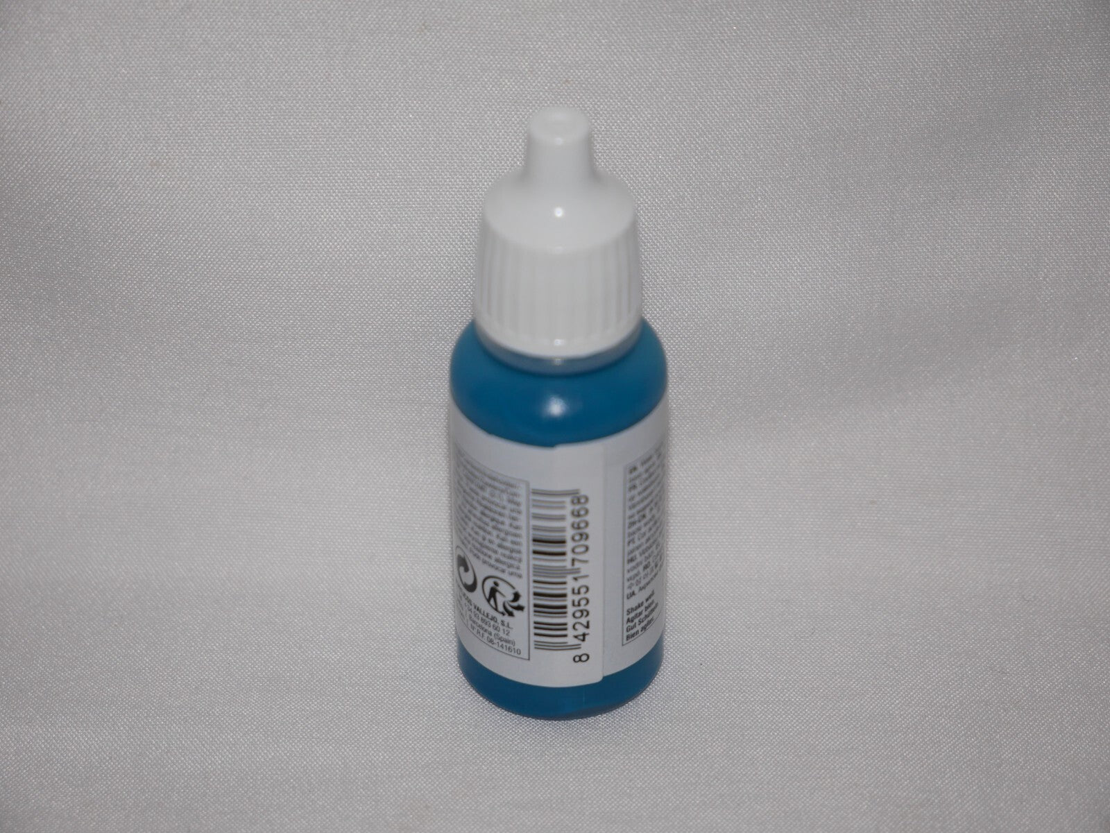 Vallejo Model Color Turquoise Acrylic 17ml/0.57 fl oz Dropper Bottle - 70.966