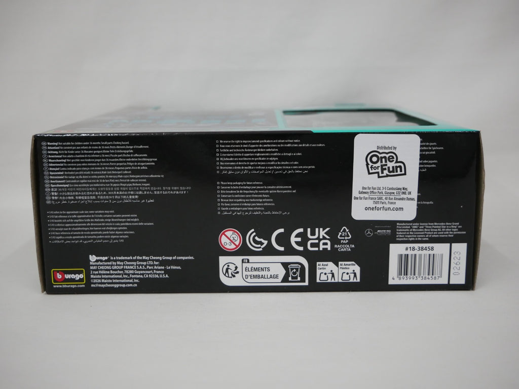 Burago 1:43 Scale Mercedes-AMG Petronas Forumla One Team Pit Pass Diorma Playset - #18-38458R