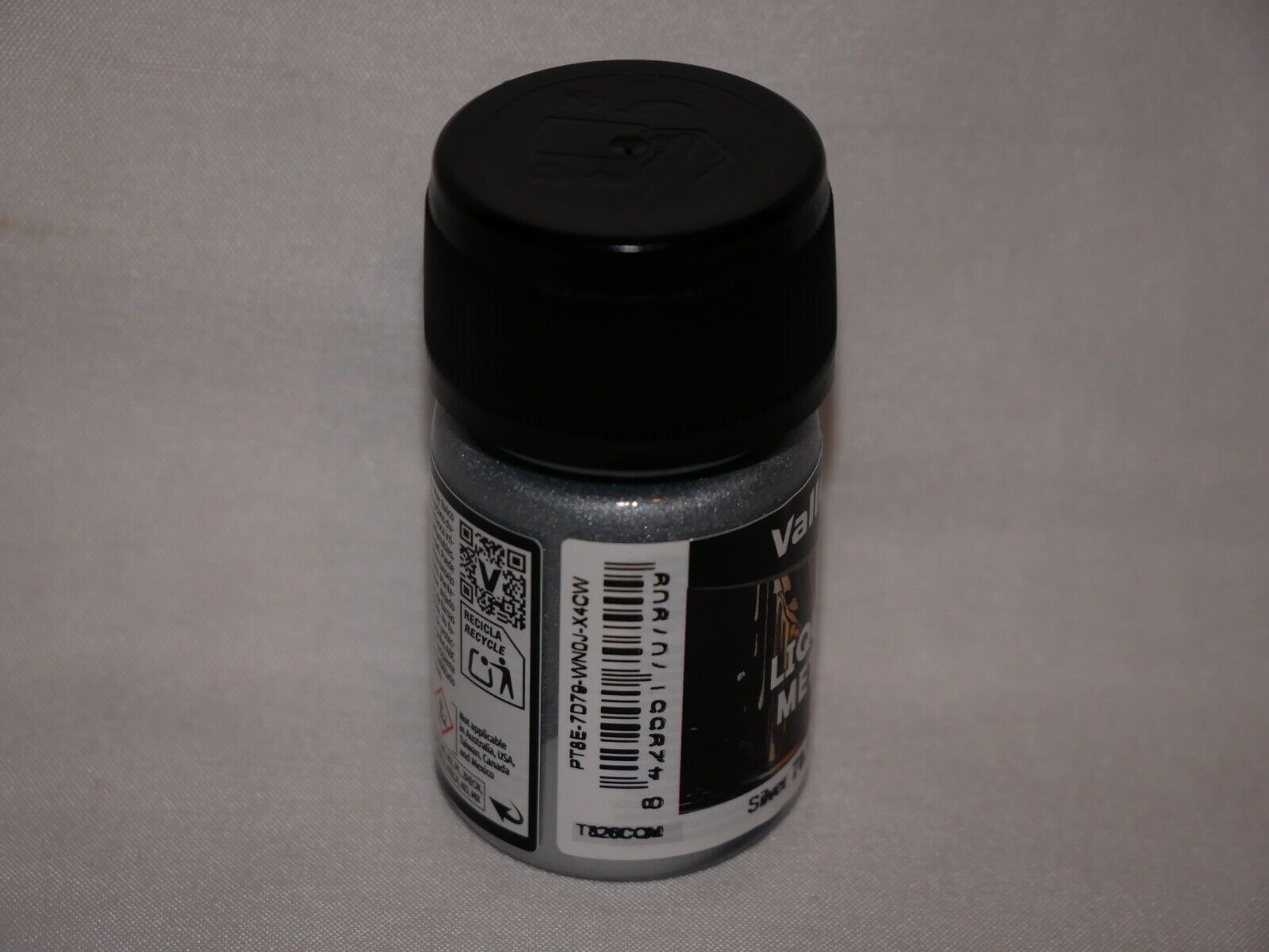 Vallejo Liquid Metal Silver Metallic Alcohol Based 35ml / 1.15 fl oz - 70.790