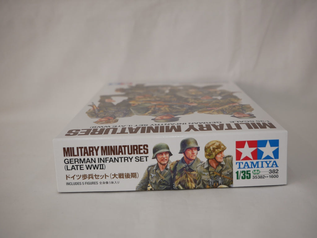 Tamiya Military Miniatures 1:35 Scale German Infantry Set (Late WWII) - 35382