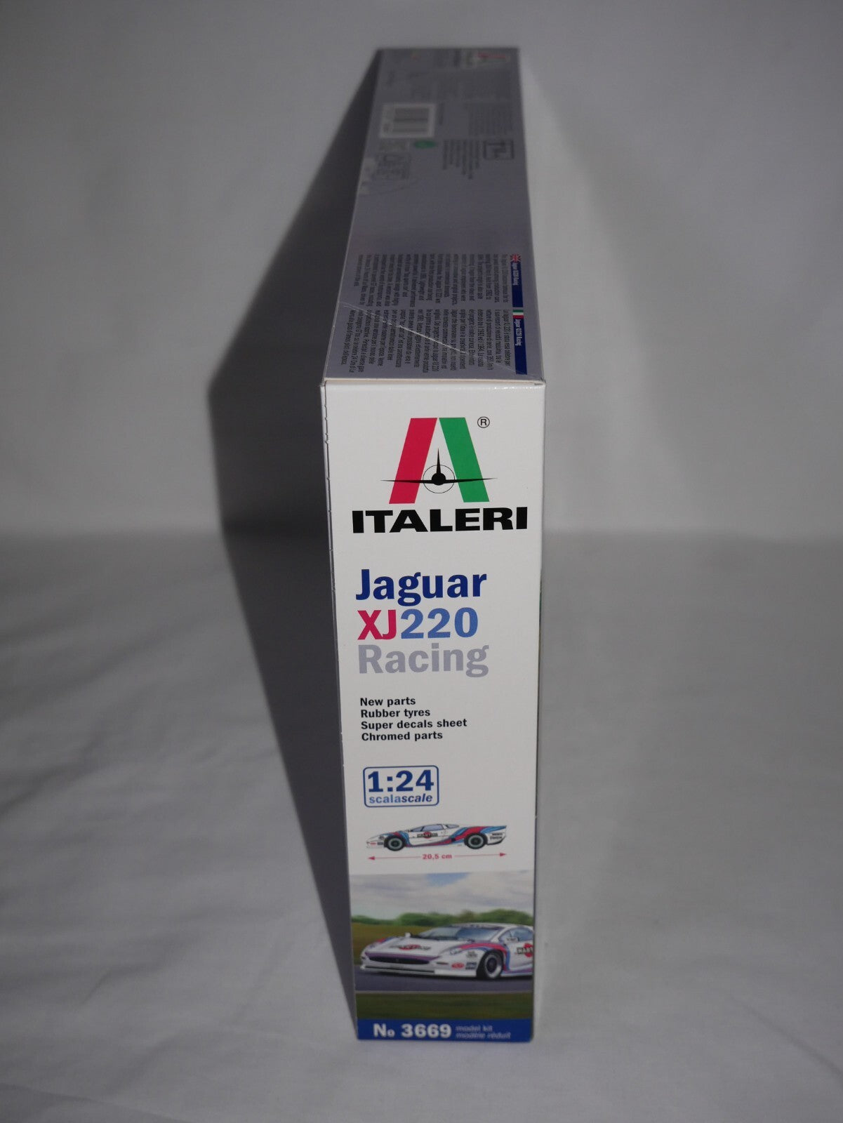 Italeri 1:24 Scale Jaguar XJ 220 Racing Model Replica Kit Skill Level 2 - 3669