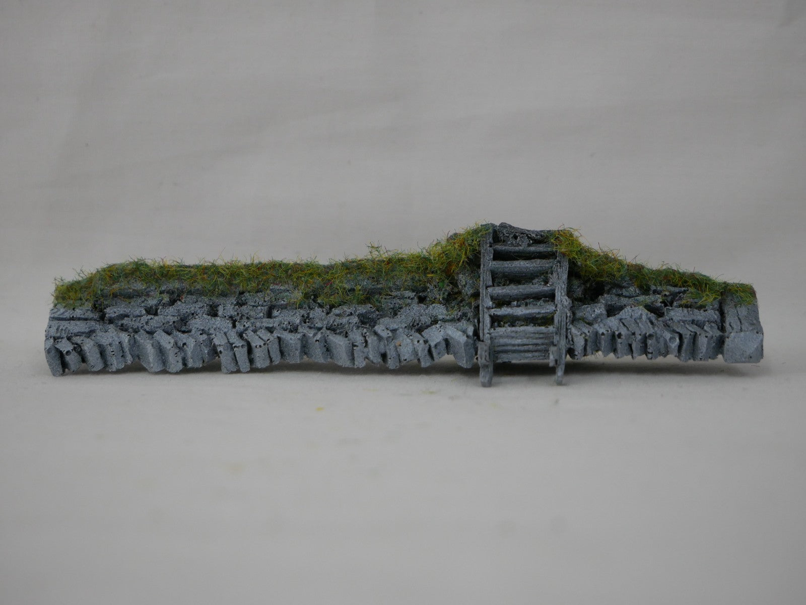 Javis Countryside Scenics "OO" Gauge Rough Dry Stone Wall With Wood Stile - PW1WS