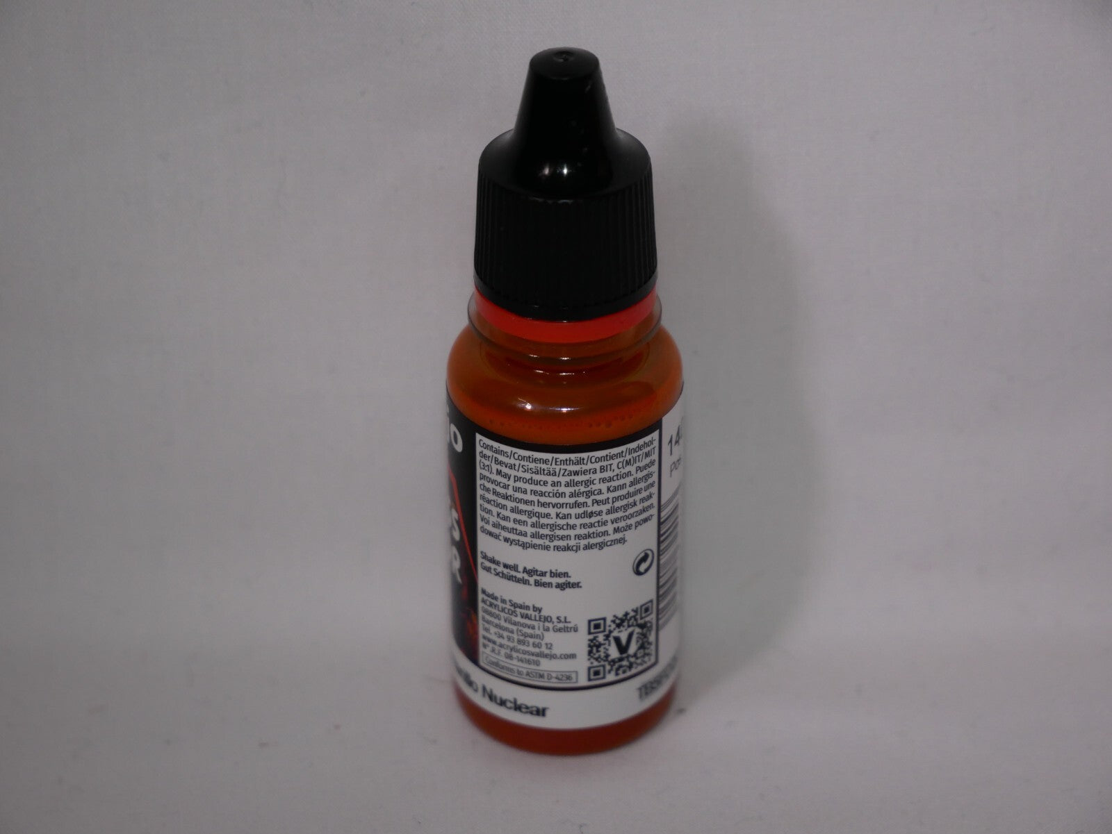 Vallejo Xpress Color Acrylic Nuclear Yellow 18ml/0.6 fl oz Dropper Bottle 72.404