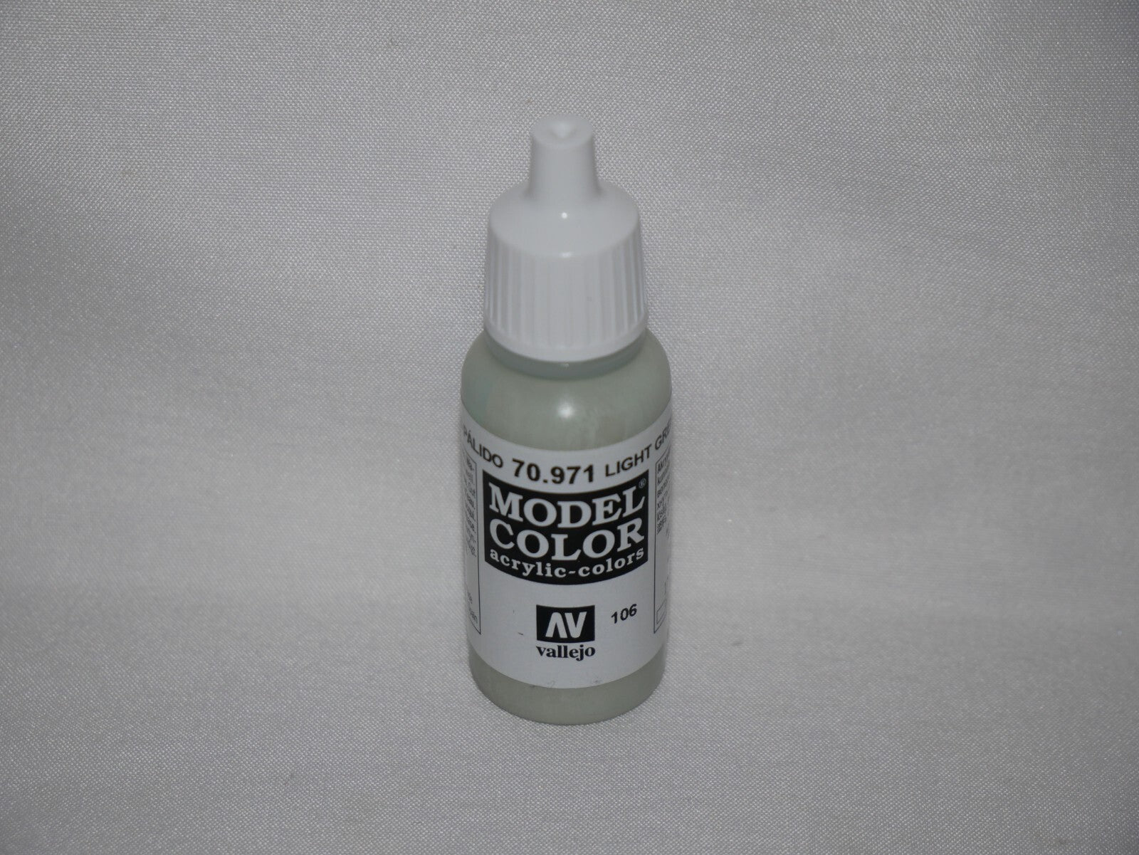 Vallejo Model Color Light Green Grey Acrylic 17ml Dropper Bottle - 70.971