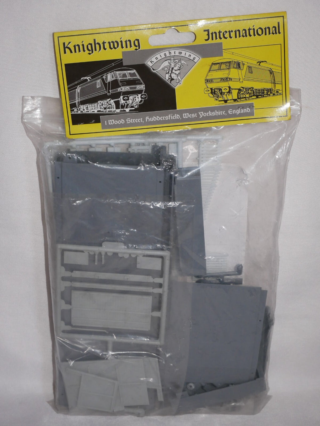 Knightwing OO/HO Station Halt Set Platform Straights Ramps Fencing Shelter - PM114