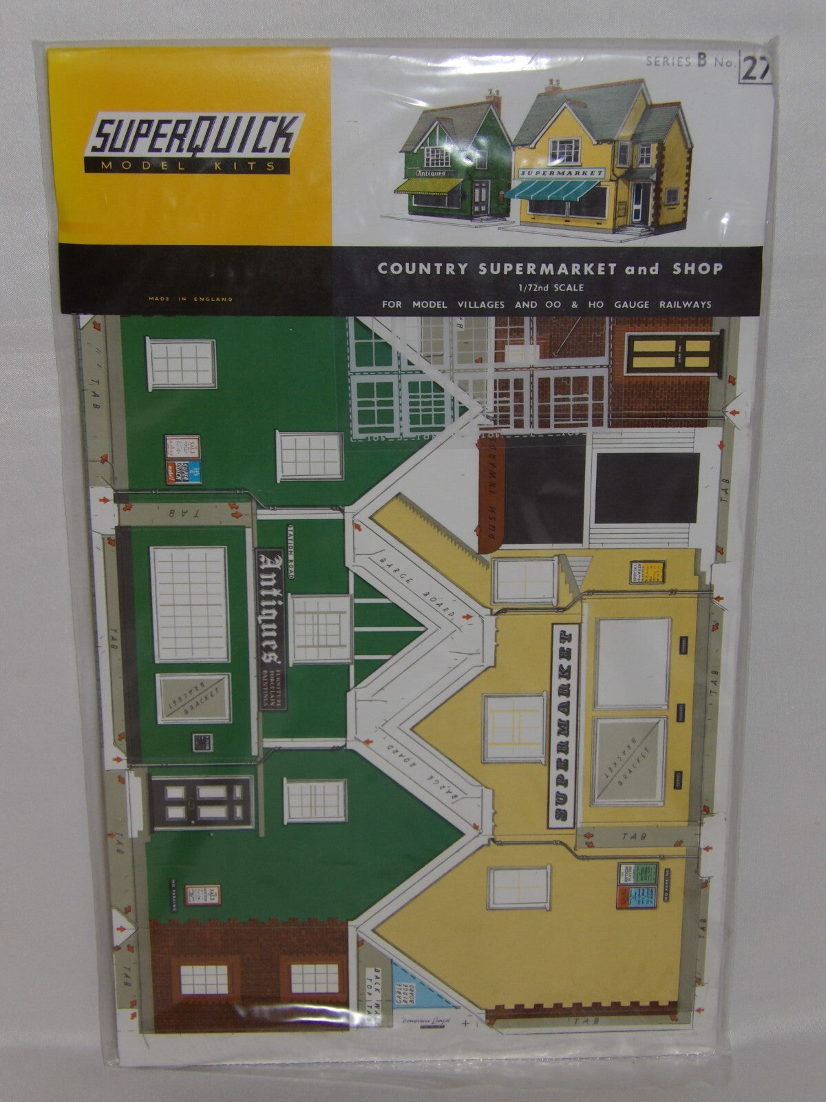 Superquick Model Kits 1:76 Scale Country Supermarket And Shop For HO/OO - SQB27