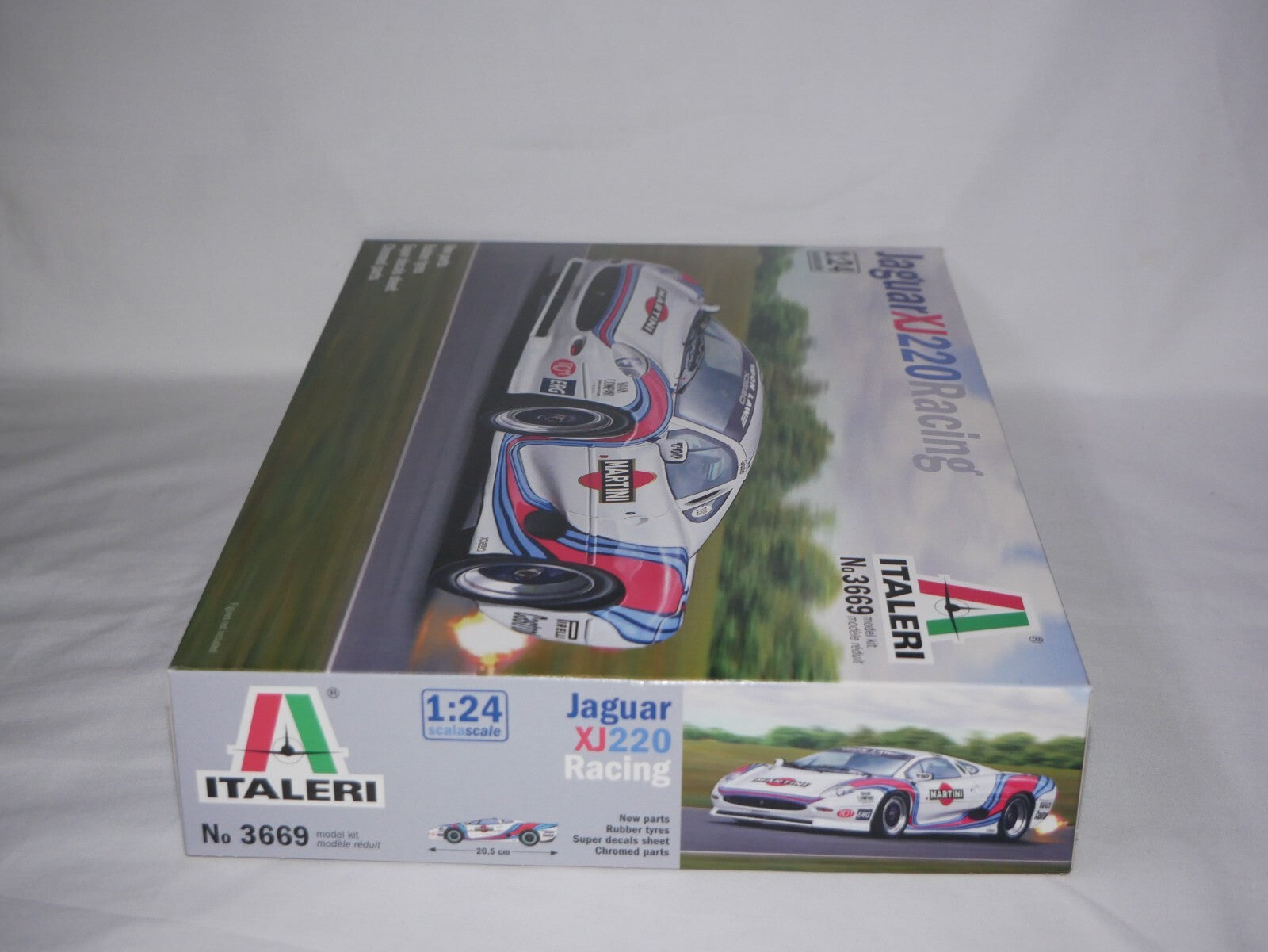 Italeri 1:24 Scale Jaguar XJ 220 Racing Model Replica Kit Skill Level 2 - 3669