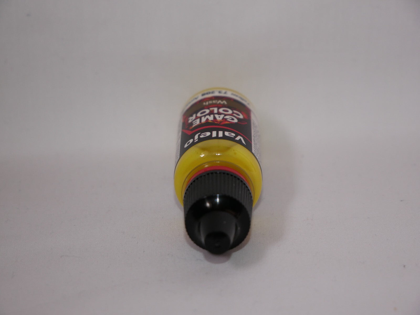 Vallejo Game Color Acrylic Washes Yellow 18ml/0.6 fl oz Dropper Bottle - 73.208