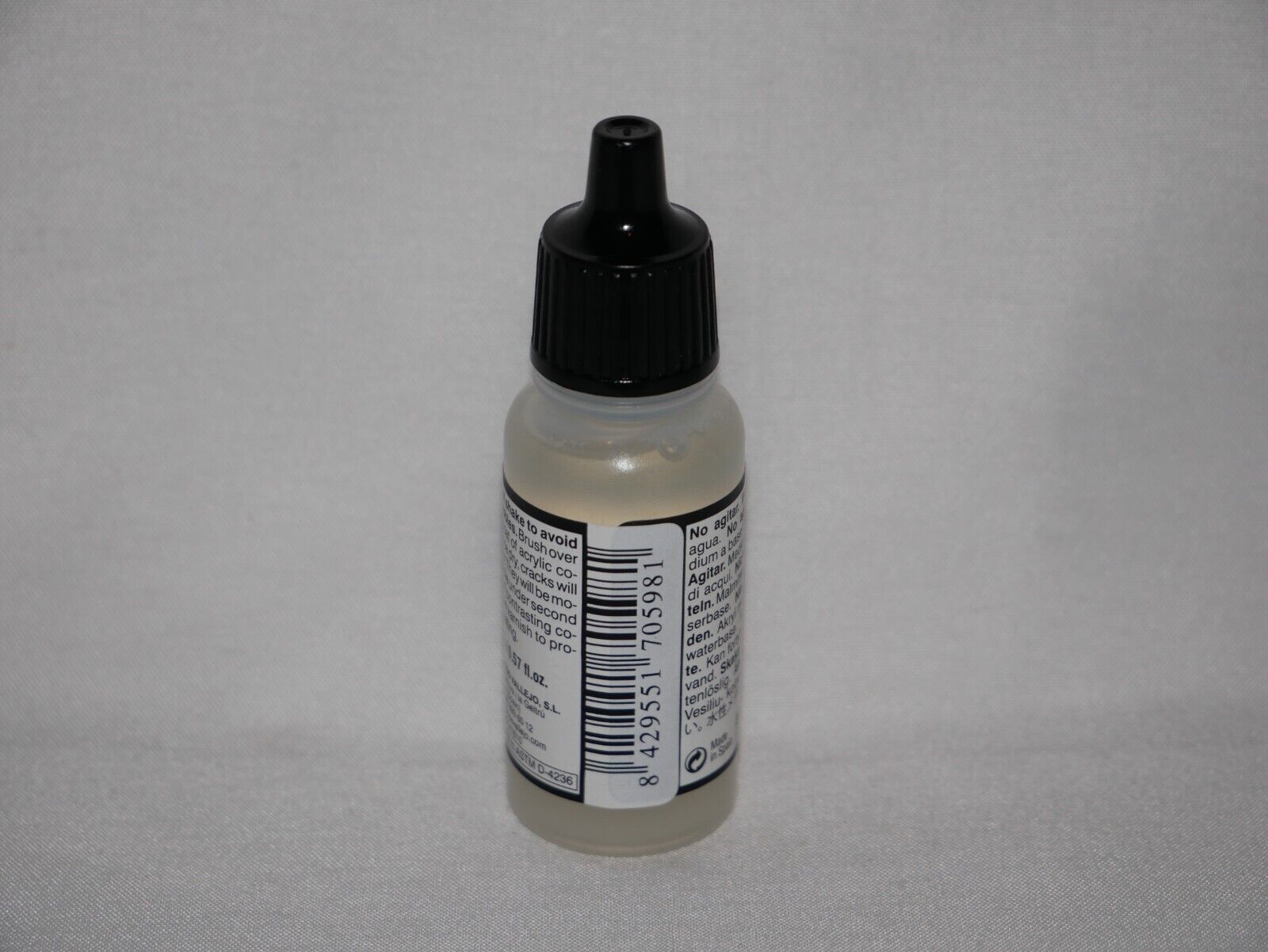 Vallejo Auxiliary Products Crackle Medium 17ml/0.57 fl oz Dropper Bottle 70.598