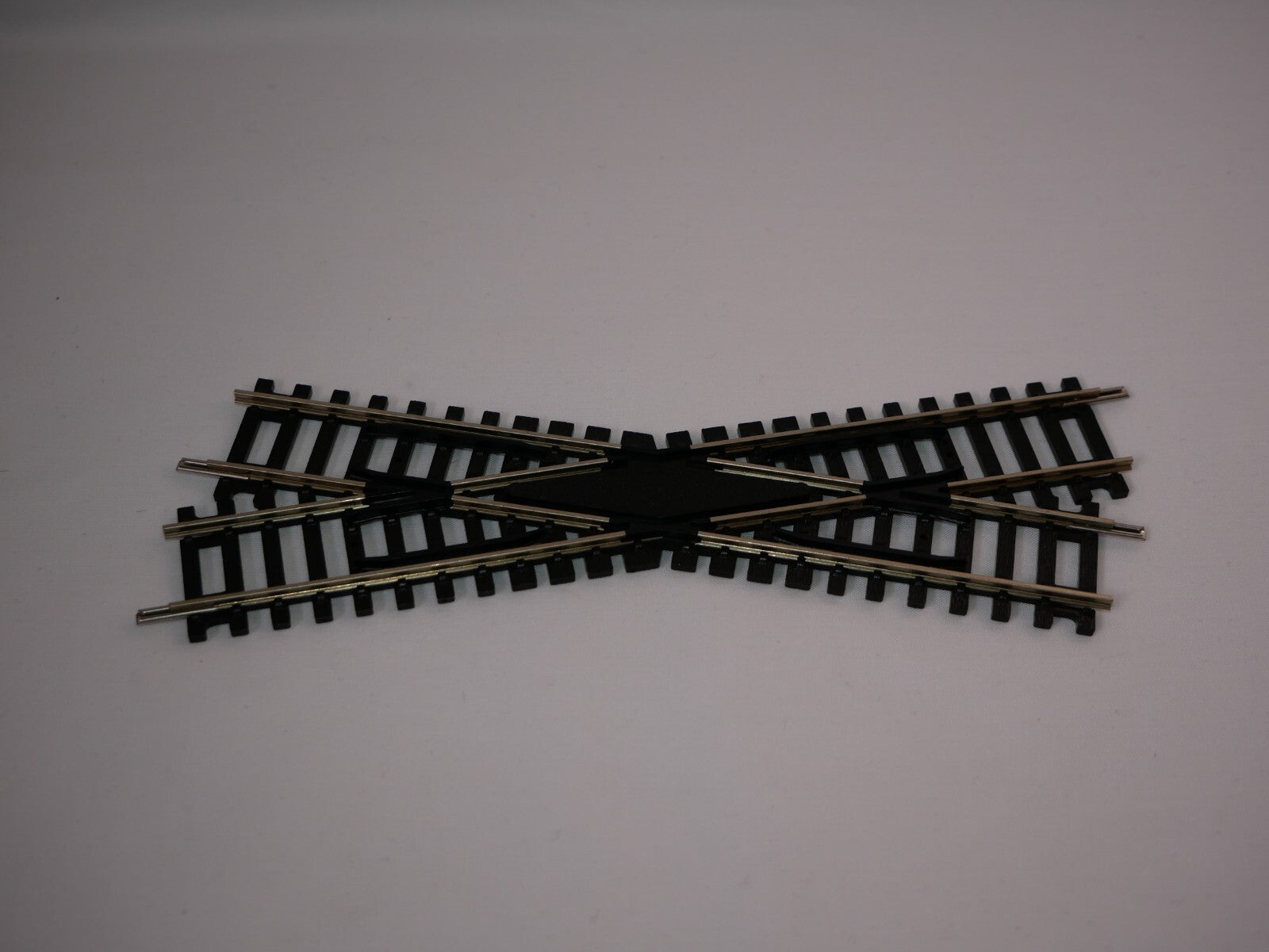 Hornby 1:76 Model Railway Track Single Piece Left Hand Diamond Crossing - R614