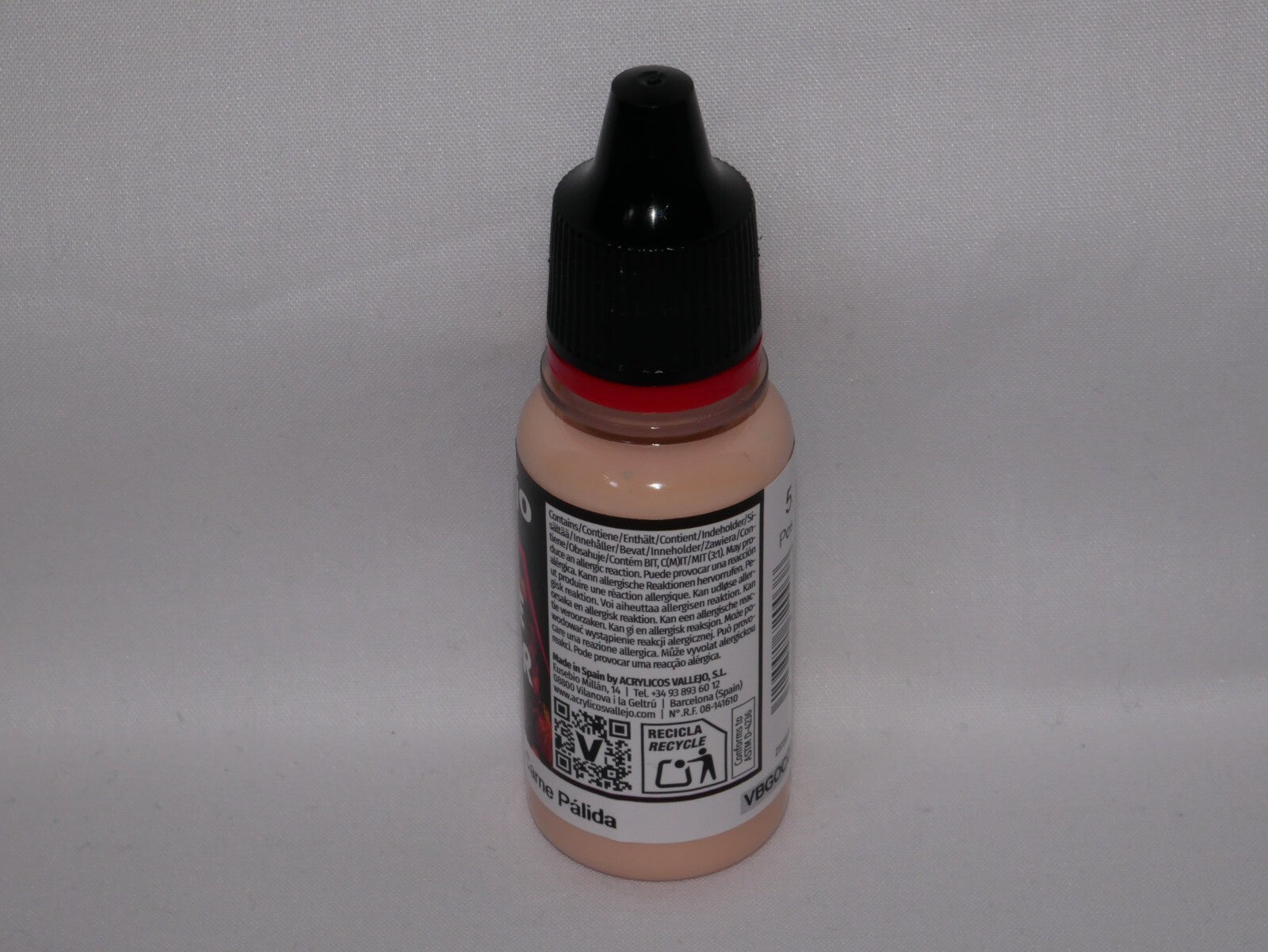 Vallejo Game Color Acrylic Range Pale Fresh 18ml/0.6 fl oz Dropper Bottle 72.003