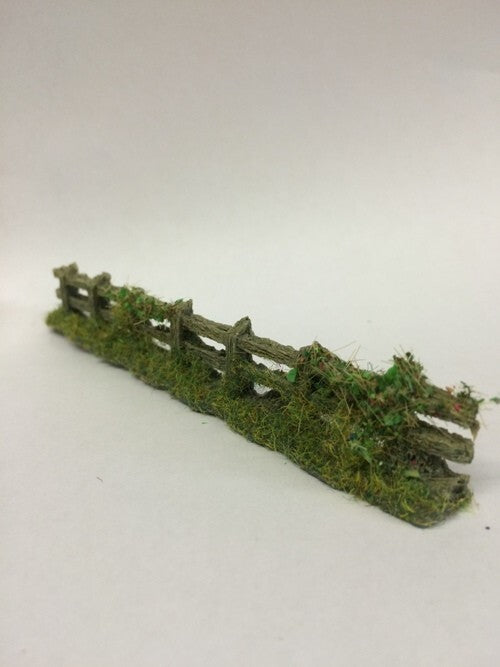 Javis "Countryside" Scenics "OO" Rough Weatherd Fencing With Foliage PF7