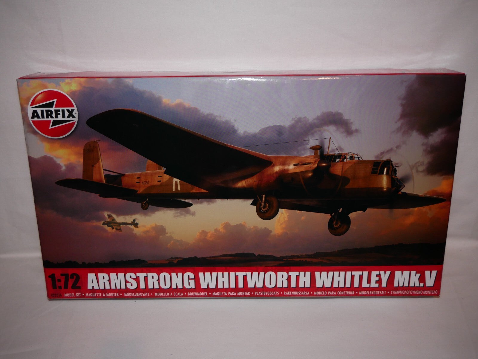 Airfix 1:72 Armstrong Whitworth Whitley Mk.V Model Kit Skill Level 3 - A08016