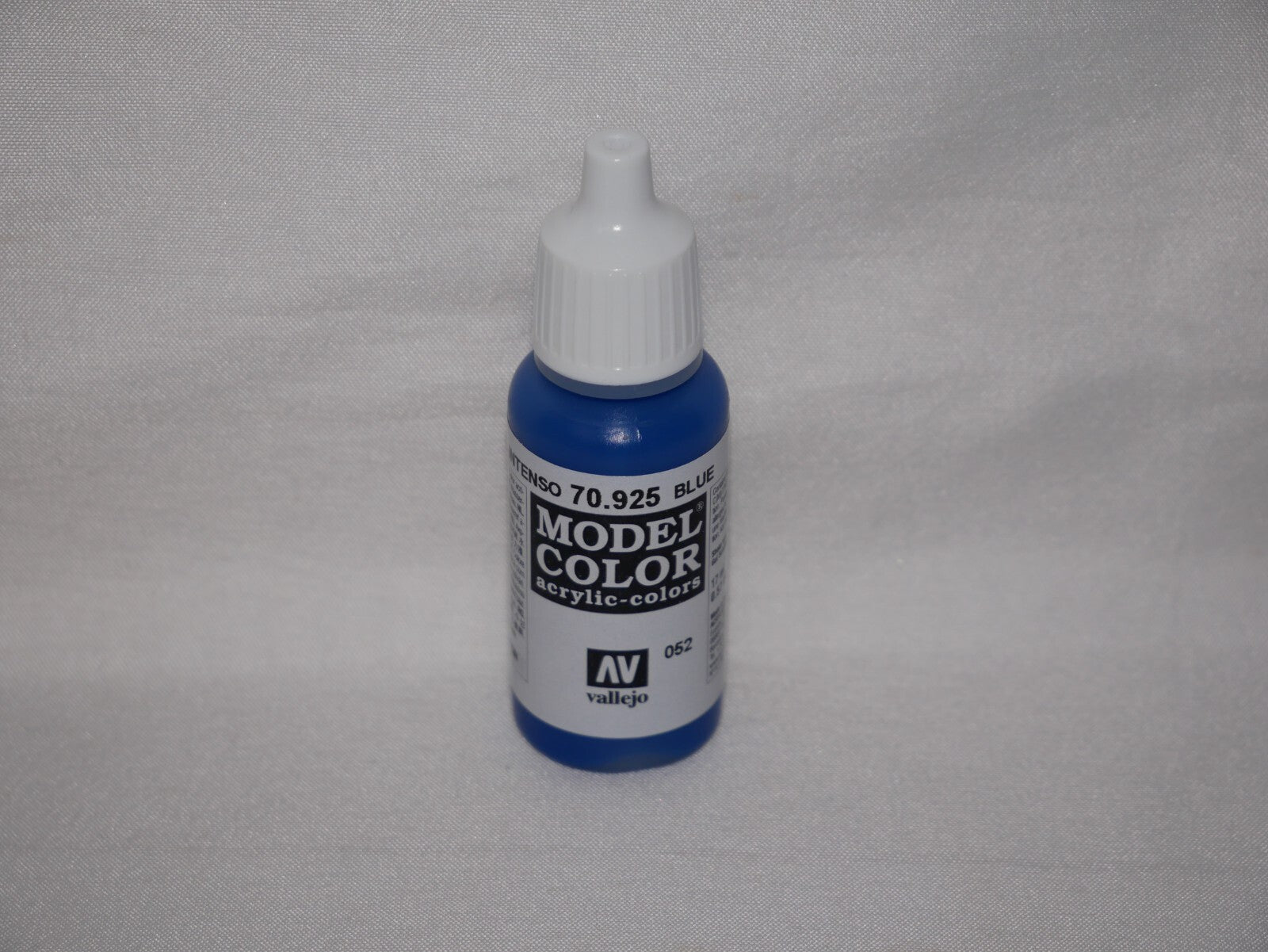 Vallejo Model Color Blue Acrylic 17ml/0.57 fl oz Dropper Bottle - 70.925