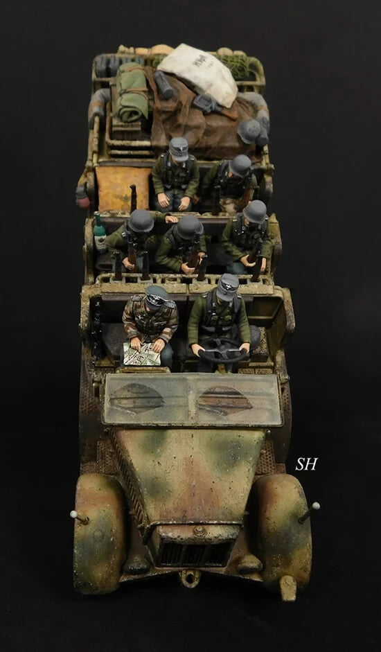 Rubicon Models 1:56 Scale German SdKfz 7 Half-Track Artillery Tractor - 280065