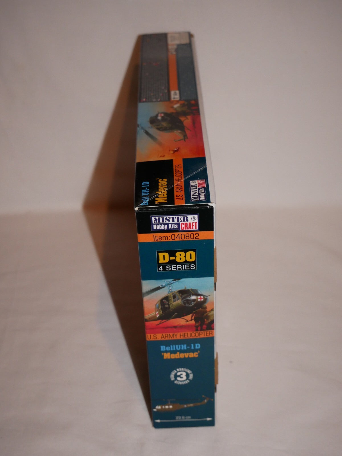 MisterCraft Hobby Kits 1:72 Scale (D-80) US Army Bell UN-1D 'Medevac' - 040802