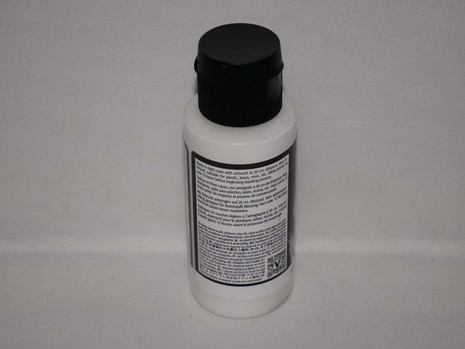 Vallejo Polyurethane Surface Primer White 60ml / 2.02 fl oz Bottle - 73.600