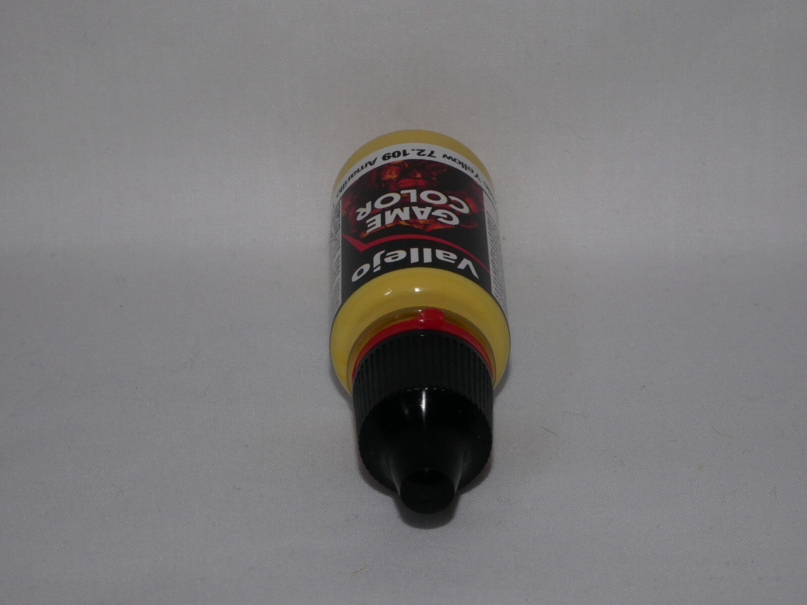 Vallejo Game Color Acrylics Toxic Yellow 18ml/0.6 fl oz Dropper Bottle - 72.109