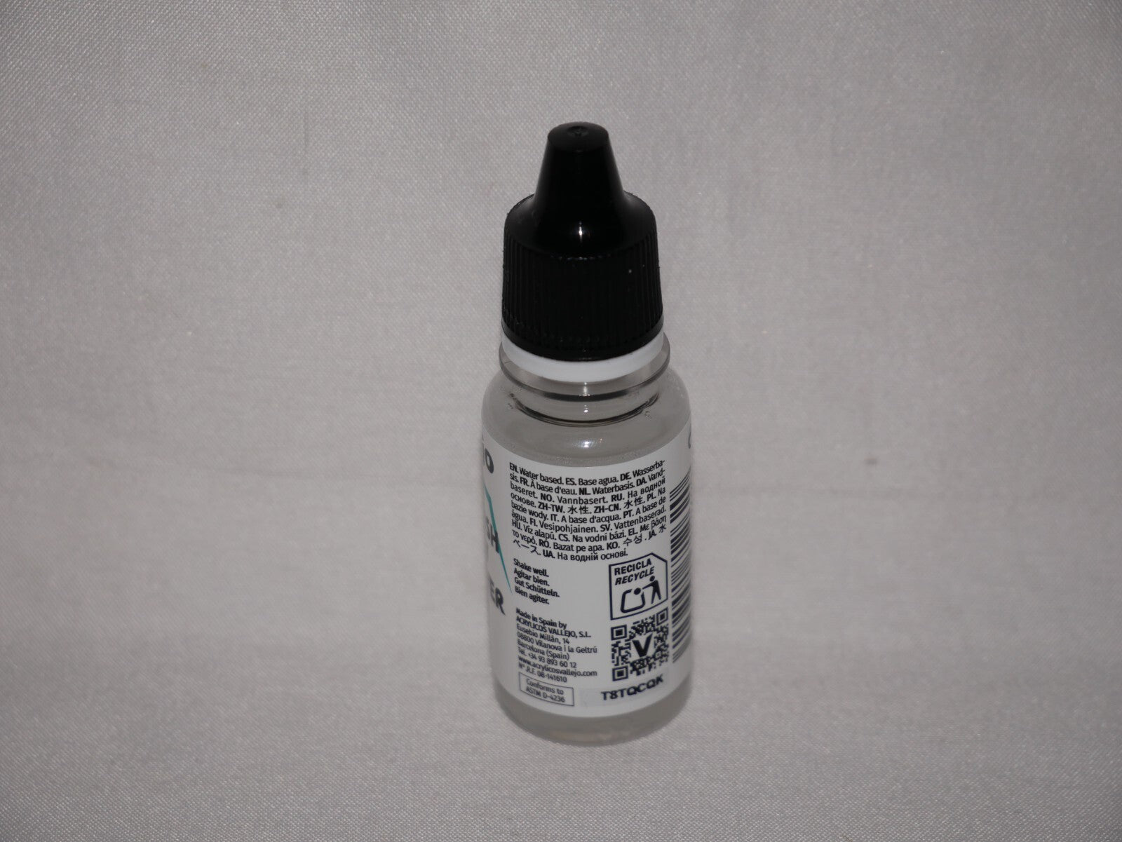 Vallejo Auxiliary Products Airbrush Flow Improver 18ml Dropper Bottle - 71.262