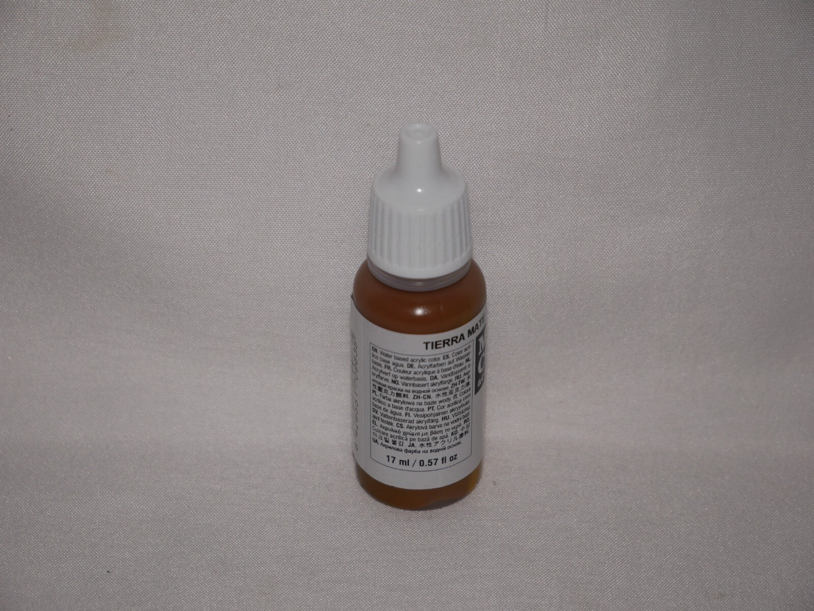Vallejo Model Color Flat Earth Acrylic 17ml/0.57 fl oz Dropper Bottle - 70.983