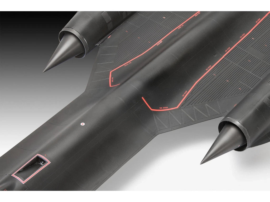 Revell 1:48 Scale Lockheed SR-71B Blackbird Training Version Skill Level 5 03751