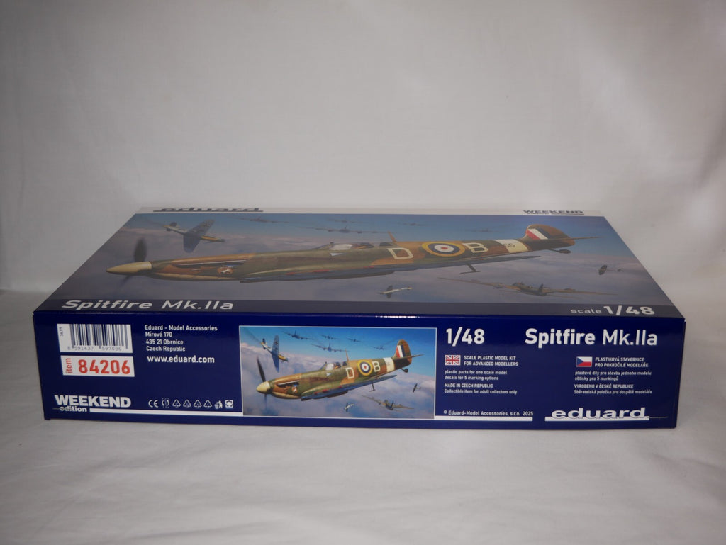 Eduard 1:48 Scale Model WWII Supermarine Spitfire Mk.IIa Weekend Edition - 84206