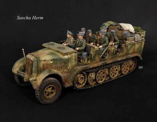 Rubicon Models 1:56 Scale German SdKfz 7 Half-Track Artillery Tractor - 280065