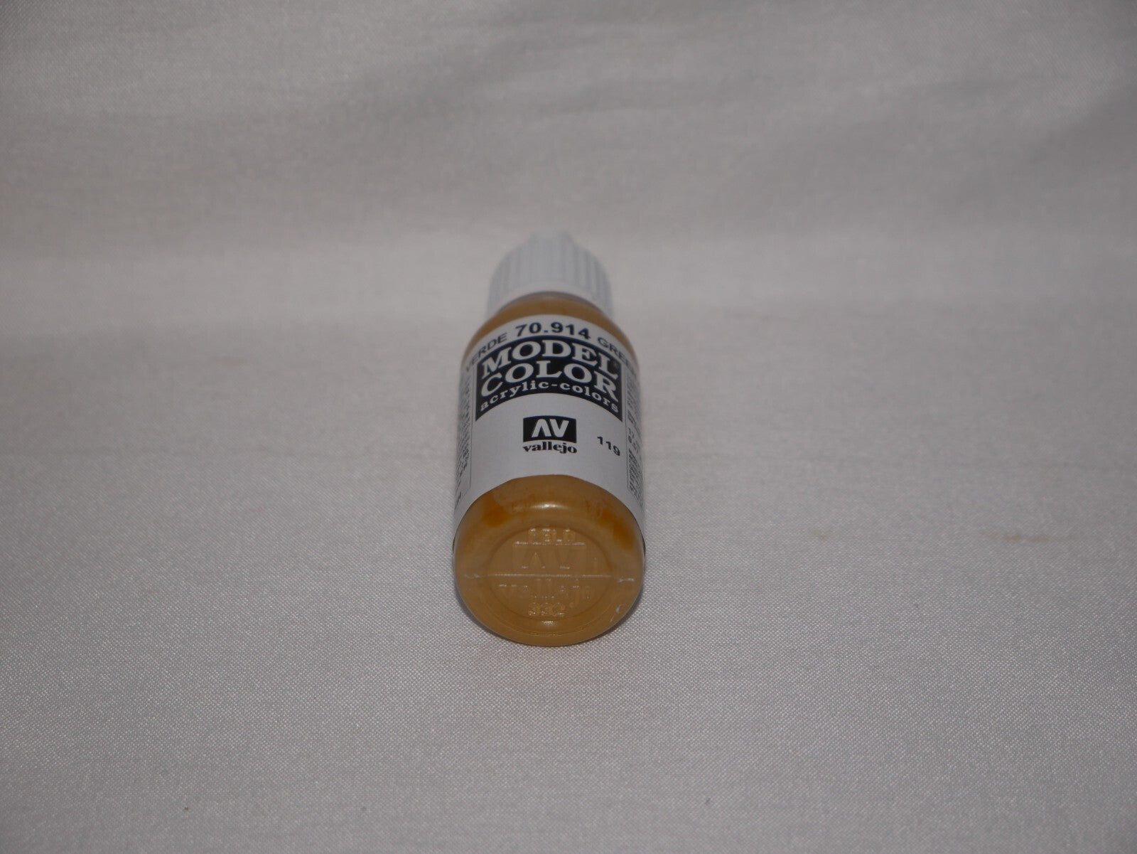 Vallejo Model Color Green Ochre Acrylic 17ml/0.57 fl oz Dropper Bottle - 70.914