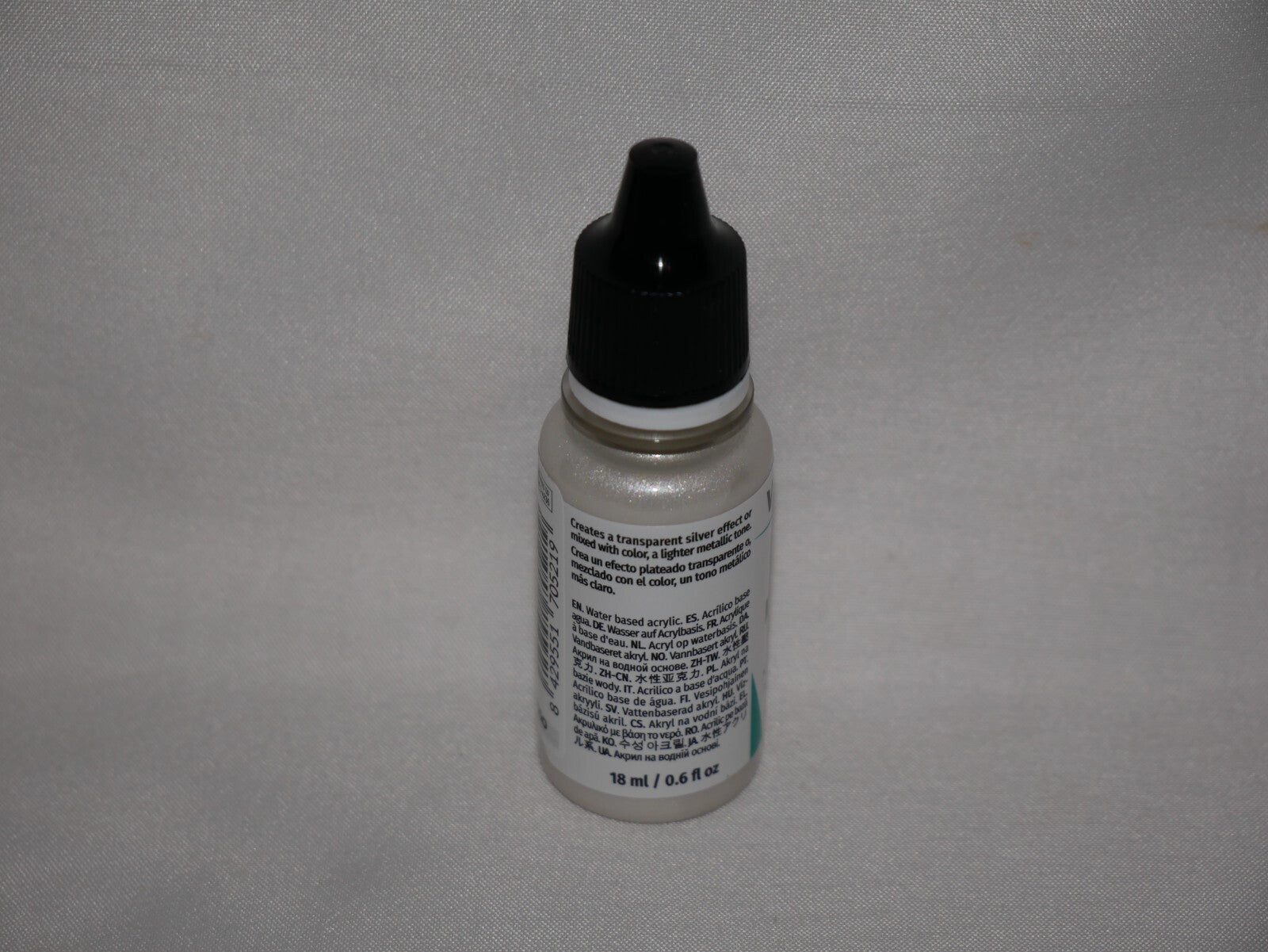 Vallejo Auxiliary Products Metal Medium 18ml/0.60 fl oz Dropper Bottle - 70.521